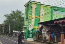 MOBILITAS. Kantor Pusat BMT NU Jawa Timur terlihat dari sisi Jalan Raya Raya Gapura, Sumenep, Madura. (istimewa/ejaberita.co)