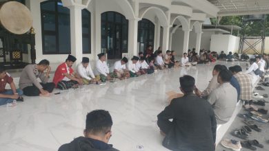 Aliansi Asatidz Pantura menggelar audiensi dan doa bersama di Mapolres Pamekasan sebagai bentuk kepedulian dan dukungan moral agar kasus korban dalam kondisi terbakar di Batumarmar segera terungkap secara tuntas.