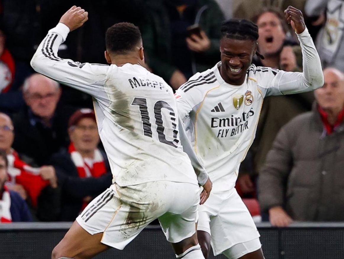 

“Selebrasi penuh energi! Mbappé dan Camavinga rayakan gol Real Madrid di San Mamés.”