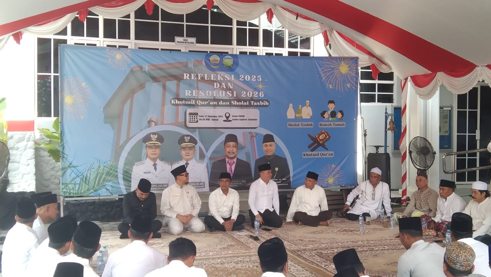Keterangan foto: PUDAM Sumber Sejahtera Bangkalan menggelar Khotmil Qur’an dan Sholat Tasbih sebagai refleksi akhir tahun 2025 dan resolusi menyongsong tahun 2026.