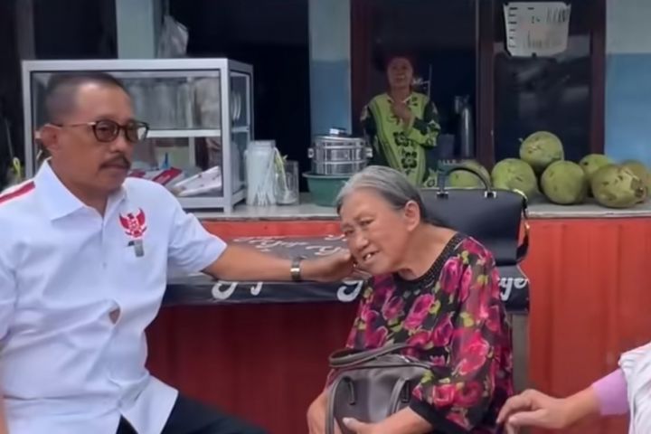 Kasus pengusiran paksa terhadap Nenek Elina Wijayanti (80) di Kecamatan Sambikerep, Surabaya, menyita perhatian serius pimpinan daerah. Wakil Wali Kota Surabaya, Armuji, turun langsung ke lokasi dan bereaksi keras atas peristiwa yang dinilainya telah melampaui batas kemanusiaan.