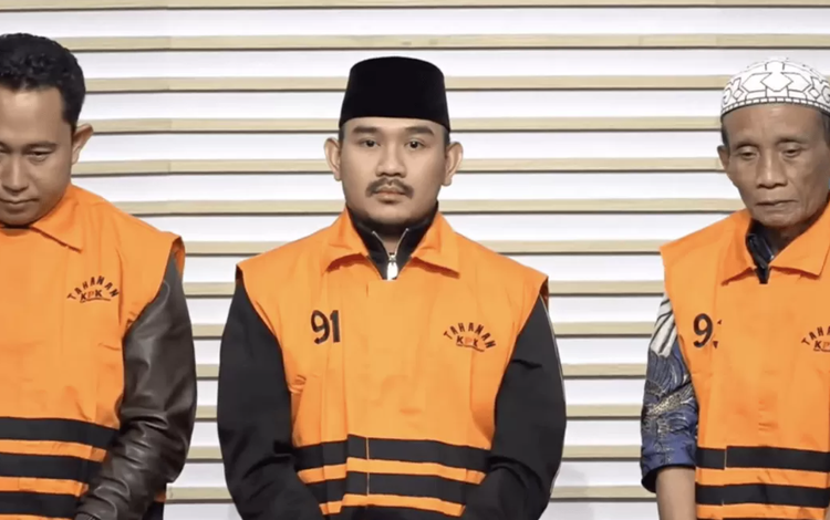 Bupati Bekasi Ade Kuswara Kunang (ADK) diduga menerima sejumlah uang ijon proyek di lingkungan Pemerintah Kabupaten (Pemkab) Bekasi.