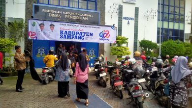 Suasana Kantor Dinas Pendidikan Kabupaten Sampang, Kamis (18/12/2025). Disdik Sampang menertibkan lembaga Pendidikan Anak Usia Dini (PAUD) melalui program AKSI PAUD, dengan menutup 30 lembaga yang dinyatakan tidak sanggup memenuhi persyaratan akreditasi dan administrasi guna menjamin mutu layanan pendidikan anak usia dini.