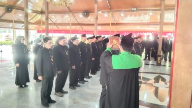 Keterangan Foto: Pengambilan sumpah jabatan pejabat eselon II dan III di lingkungan Pemerintah Kabupaten Bangkalan.