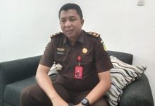 Keterangan foto: Kasi Pidana Umum (Pidum) Kejari Bangkalan, Hendrik Murbawan saat memberikan keterangan kepada awak media