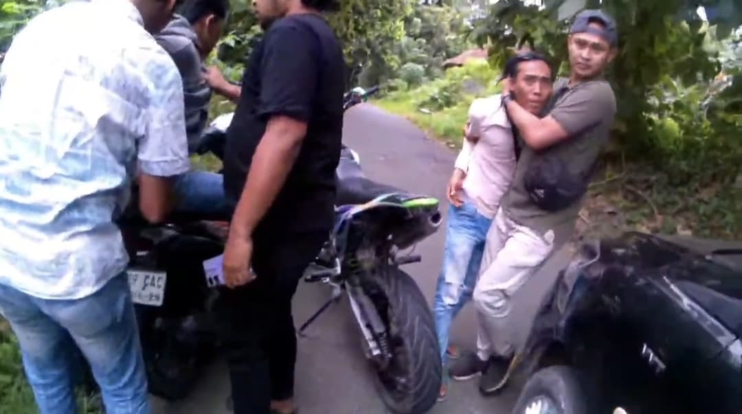 Aksi kejar-kejaran berakhir, polisi membekuk salah satu anggota komplotan curanmor di Bangkalan.