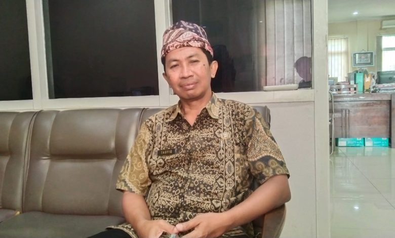 Kepala Bidang Tata Bangunan dan Gedung DPRKP Bangkalan, Nur Taufik, menjelaskan rencana pembangunan Command Center Bangga di Kabupaten Bangkalan.