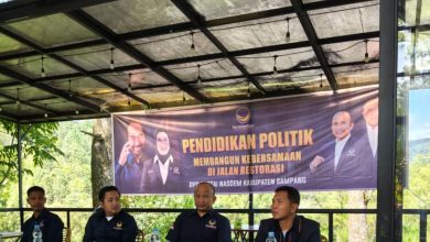 Pengurus dan kader DPD Partai NasDem Kabupaten Sampang mengikuti kegiatan pendidikan politik di Kota Batu, Jawa Timur, Selasa (13/1/2026). Pendidikan politik ini digelar sebagai bagian dari konsolidasi internal partai untuk memperkuat pemahaman politik, ideologi, dan etika kader dalam dinamika demokrasi daerah.