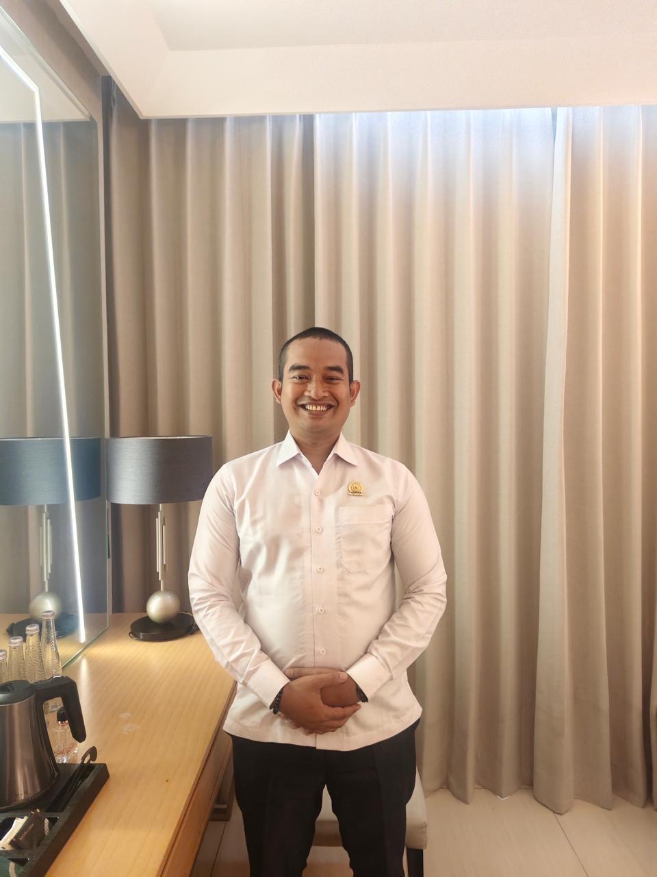 Ketua Komisi I DPRD Sampang, Muhammad Salim, mendorong pemerintah desa beradaptasi dengan kebijakan pusat melalui penguatan KDKMP sebagai langkah menuju desa mandiri.