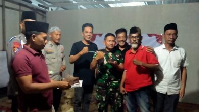 Kapolsek Torjun bersama anggota TNI, personel kepolisian, dan perwakilan media saat kegiatan ngopi bareng dalam rangka memperkuat sinergi menjaga Kamtibmas jelang Ramadan 1447 H di wilayah Kecamatan Torjun.