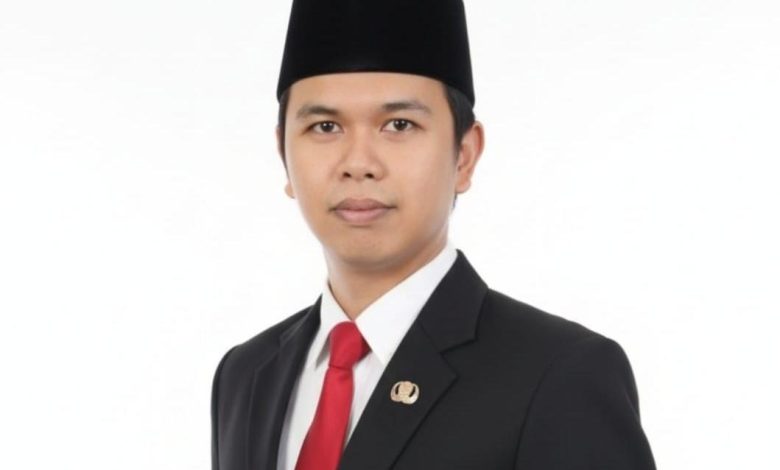 Keterangan Foto: Hermi, Penghulu Ahli Pertama KUA Kokop.