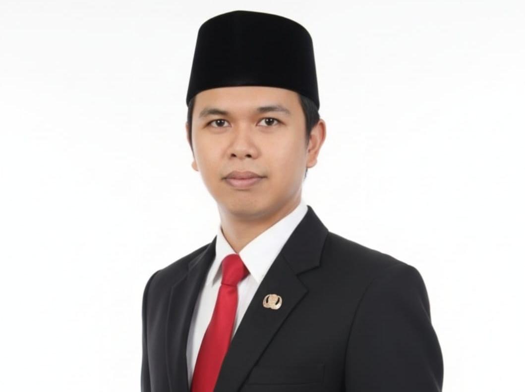 Keterangan Foto: Hermi, Penghulu Ahli Pertama KUA Kokop.