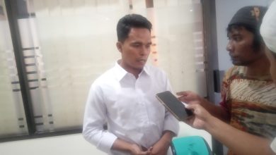 Muhammad Farok saat diwawancarai awak media usai mengikuti Musyawarah Cabang (Muscab) VI PKB Sampang di Aula Hotel Bahagia, Minggu (29/3/2026).