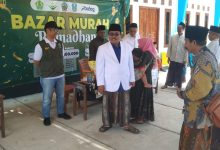Keterangan foto: Suasana gerakan bazar murah yang dilaksanakan Koperasi Jatim Unggul Bersama