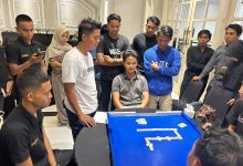 Pelajar SMA/SMK di Bangkalan mengikuti sosialisasi The Law of Domino yang digelar ORADO Bangkalan di The Sky Resto sebagai upaya mengenalkan domino sebagai olahraga prestasi dan menjaring bibit atlet muda.