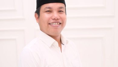 Ketua ORADO Kabupaten Bangkalan, Helmi Fuad, menyampaikan ucapan Selamat Hari Raya Idul Fitri 1447 H dan mengajak masyarakat memperkuat kebersamaan serta semangat menuju prestasi.