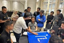 Pelatihan domino oleh Orado Bangkalan kepada para peserta sebagai bagian dari persiapan menghadapi Kejurcab, guna meningkatkan kemampuan dan strategi permainan atlet muda.