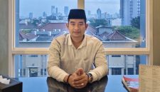 Muhammad Salim, Ketua Komisi I DPRD Sampang, mengajak masyarakat memaknai Hari Kartini sebagai momentum keberanian perempuan untuk berpikir kritis dan berani bersuara demi perubahan.