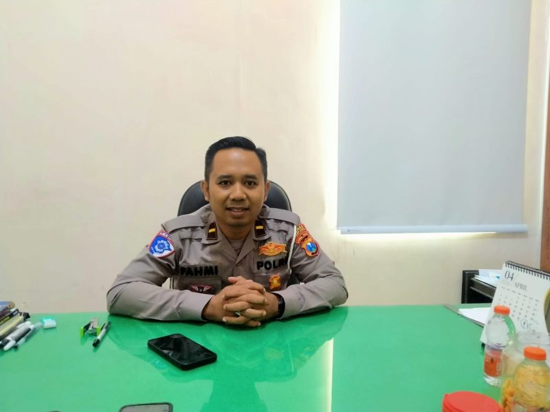 Kanit Regident Satlantas Polres Sampang, Ipda Mohammad Fahmi Yuliastanto, menjelaskan kebijakan perpanjangan STNK tanpa KTP pemilik lama yang kini diberlakukan oleh Korlantas Polri.