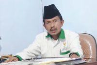 Ketua BAZNAS Sampang, K.H. Abdul Rauf Al Hitami, memberikan klarifikasi terkait isu dugaan rangkap jabatan saat ditemui di ruang kerjanya.