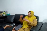 Pejabat Dinas Kesehatan Sampang memberikan keterangan kepada awak media terkait meningkatnya kasus Campak di wilayah tersebut.