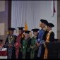 Empat guru besar Universitas Trunojoyo Madura berpose usai prosesi pengukuhan, membawa gagasan riset strategis untuk menjawab persoalan masyarakat, dari korupsi tambang hingga inovasi perkapalan.