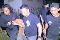 Tersangka buronan pencurian sapi di Bangkalan diamankan polisi setelah ditangkap saat tertidur di tempat persembunyian.