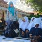 TERAMPIL. Pelajar antusias mengikuti praktik membatik di halaman Keraton Sumenep, menorehkan motif dengan penuh ketelitian sebagai bagian dari rangkaian Madura Batik Fest 2026. (istimewa/redaksi/ejaberita.co)