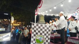 Bupati Sampang Slamet Junaidi melepas 618 calon jemaah haji Kloter 67 dan 68 di Pendopo Trunojoyo sebelum bertolak menuju Tanah Suci Arab Saudi.