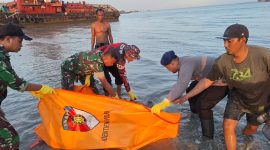 Penemuan mayat wanita di perairan Kamal, Bangkalan, mengungkap misteri sepeda motor terlantar di Jembatan Suramadu. Korban diketahui berasal dari Sidoarjo dan sebelumnya dilaporkan hilang. Polisi masih menyelidiki penyebab pasti kematian.
