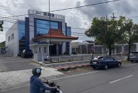 Sejumlah nasabah BCA di Sumenep mengeluhkan saldo rekening berkurang usai layanan QRIS MyBCA mengalami gangguan pada Kamis malam (13/5/2026). Salah satu nasabah mengaku kehilangan saldo hingga jutaan rupiah setelah transaksi gagal berulang kali.