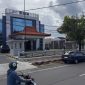 Sejumlah nasabah BCA di Sumenep mengeluhkan saldo rekening berkurang usai layanan QRIS MyBCA mengalami gangguan pada Kamis malam (13/5/2026). Salah satu nasabah mengaku kehilangan saldo hingga jutaan rupiah setelah transaksi gagal berulang kali.