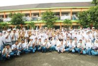 Siswa-siswi SMA 2 Bangkalan setelah gelar acara Millenial Road Safety Festival (ilustrasi)