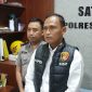 Kasatreskrim Polres Bangkalan, AKP Hafid Dian Maulidi saat diwawancarai oleh awak media.