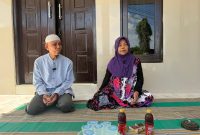 Pasangan pensiunan di Kabupaten Sumenep saat memberikan keterangan terkait dugaan kredit berbasis SK pensiun di BRI Cabang Sumenep yang kini bergulir di meja hijau. Kuasa hukum korban meminta polisi mengusut kemungkinan keterlibatan pihak internal bank dalam perkara tersebut.