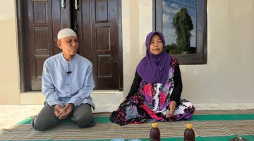 Pasangan pensiunan di Kabupaten Sumenep saat memberikan keterangan terkait dugaan kredit berbasis SK pensiun di BRI Cabang Sumenep yang kini bergulir di meja hijau. Kuasa hukum korban meminta polisi mengusut kemungkinan keterlibatan pihak internal bank dalam perkara tersebut.