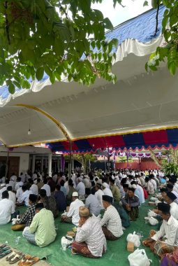 Dihadiri Ribuan Jemaah, Haul Akbar ke-31 KH Ahmad Jazuli di PP Alhasany Bangkalan Berlangsung Khidmat