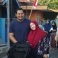 Reza Teguh Wibowo bersama istri saat mengikuti kegiatan lari pagi, menikmati momen kebersamaan di sela kesibukan sebagai Ketua Komisi III DPRD Bangkalan.