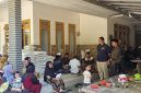 Petugas Perum Bulog Jawa Timur bersama Dinas Pertanian, Perikanan, dan Ketahanan Pangan (DP2KP) Kabupaten Bangkalan meninjau langsung penyaluran Bantuan Pangan (Banpang) di Desa Pettong, Kecamatan Tanah Merah. Bulog mengganti beras yang sebelumnya dikeluhkan warga dengan beras berkualitas lebih baik sebagai bentuk respons cepat terhadap aspirasi masyarakat.