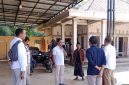 Tim Perum BULOG Cabang Madura melakukan pengecekan di Kecamatan Tanah Merah, Bangkalan, menyusul adanya keluhan terkait kualitas beras bantuan pangan. BULOG memastikan seluruh beras yang dikeluhkan telah ditarik dan diganti dengan beras baru yang memenuhi standar.