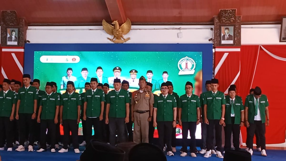 Pengurus Pimpinan Cabang (PC) GP Ansor Kabupaten Sampang Masa Khidmat 2026–2030 resmi dilantik di Pendopo Trunojoyo, Sabtu (27/6/2026). Bupati Sampang H. Slamet Junaidi mengajak kader Ansor menjadi pelopor kemajuan daerah, penjaga persatuan bangsa, serta garda terdepan dalam membina generasi muda yang religius, moderat, dan berwawasan kebangsaan.