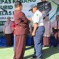 Momen simbolis pelepasan siswa kelas IX SMPN 1 Sampang dalam acara purnawiyata Tahun Ajaran 2025/2026. Kegiatan ini menjadi tanda berakhirnya masa belajar di jenjang SMP sekaligus awal perjalanan menuju pendidikan yang lebih tinggi.