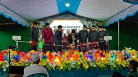 Peresmian Program Kelas CERIA (Cerdas, Empati, Religius, Inovatif, Amanah) di MI Al-Ishlah Kebundadap Timur, Kecamatan Saronggi, ditandai dengan prosesi pengguntingan pita oleh Kepala Kemenag Sumenep, Abdul Wasid. Program ini menjadi langkah inovatif madrasah dalam menghadirkan pendidikan berbasis karakter dengan dukungan fasilitas modern dan pembelajaran digital.