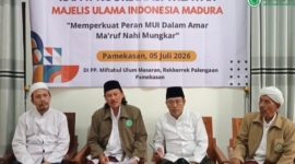 Pengurus MUI se-Madura Raya saat menggelar Rakorwil di PP Miftahul Ulum Masaran, Pamekasan, Minggu (5/7/2026), yang menghasilkan dukungan terhadap usulan RUU Pidana LGBT.
