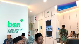 Suasana layanan di Kantor Bank Syariah Nasional (BSN) KCP Pamekasan. Di tengah polemik yang mencuat terkait proses kerja sama pembiayaan dengan developer, pihak manajemen BSN hingga kini belum memberikan penjelasan resmi kepada publik meski berbagai upaya konfirmasi telah dilakukan.
