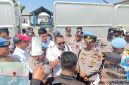 Pihak PT Garam Persero Kecamatan Camplong, Kabupaten Sampang memberikan tanggapan terhadap massa aksi.