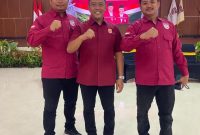Ketua DPD GMPK Kabupaten Sampang, Ahmad Anam Syahputra (kiri), bersama jajaran pengurus usai mengikuti kegiatan Training of Trainer (ToT). DPD GMPK Sampang menyatakan dukungan penuh kepada Dr. Sudaryono sebagai Kepala Badan Gizi Nasional (BGN) serta siap mengawal implementasi Program Makan Bergizi Gratis (MBG) di Kabupaten Sampang.