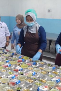 SPPG Gili Timur Bantah Isu Bau Tak Sedap, H. Subaidi: Silakan Cek Langsung
