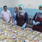 Aktivitas petugas di dapur SPPG Gili Timur, Desa Gili Timur, Kecamatan Kamal, Bangkalan. Pengelola memastikan operasional dapur menerapkan standar kebersihan dan pengelolaan limbah sesuai ketentuan BGN.