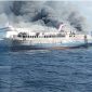 KM Mutiara Sentosa II Terbakar. Asap hitam membumbung tinggi saat kapal Tol Laut KM Mutiara Sentosa II rute Surabaya–Makassar terbakar di perairan Kabupaten Sumenep, Madura, Minggu (2/8/2026). Seluruh penumpang dan awak kapal berhasil dievakuasi, sementara pemerintah membentuk tim investigasi untuk mengungkap penyebab kebakaran.